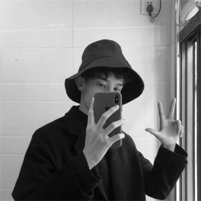 男头黑白真人头像高冷帅气图片