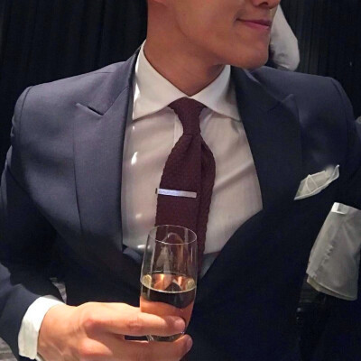 成熟男生头像图片真人