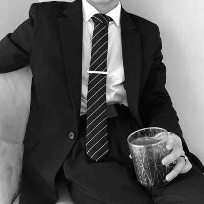 黑白头像男真人成熟图片