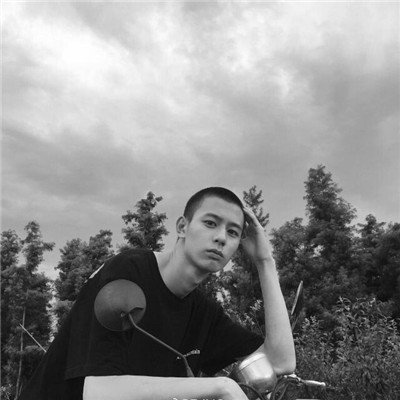 黑白头像男真人成熟图片
