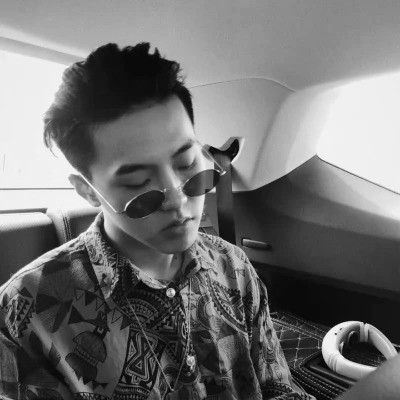 黑白头像男真人成熟图片