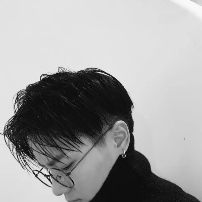 黑白头像男真人成熟图片