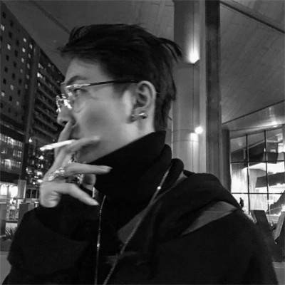 黑白头像男真人成熟图片