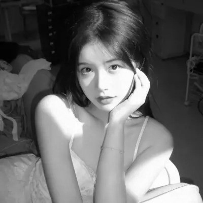 黑白高级头像女