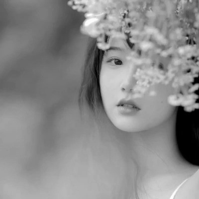 黑白高级头像女