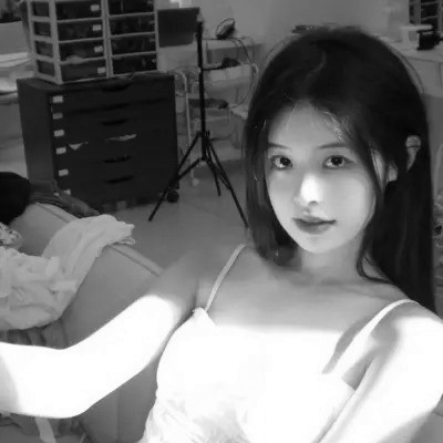黑白高级头像女