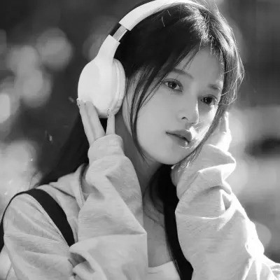 黑白高级头像女