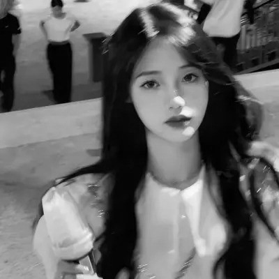 黑白高级头像女