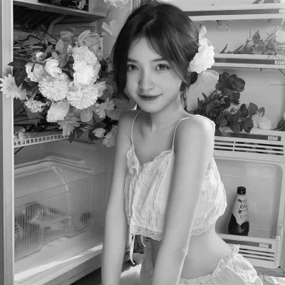 黑白高级头像女
