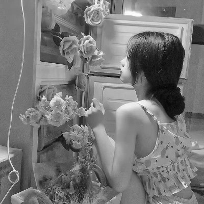 黑白高级头像女