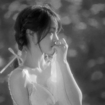 黑白高级头像女