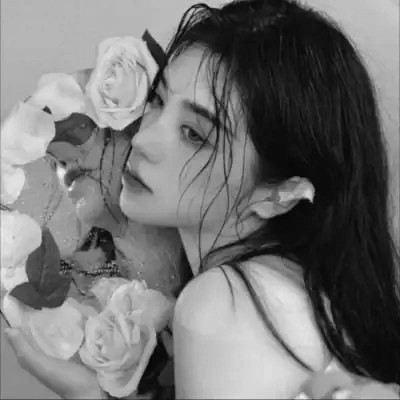 黑白高级头像女