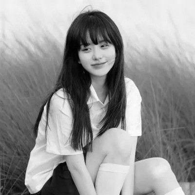 QQ黑白女生头像好看图片