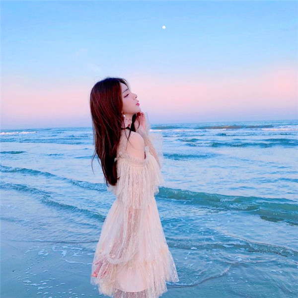 2025年女微信头像最火图片