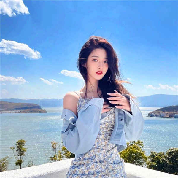2025年女微信头像最火图片