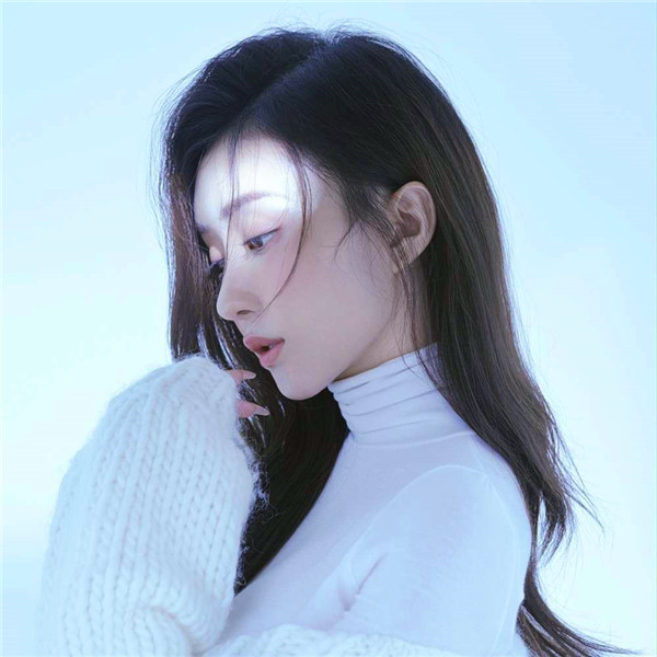 2025年女微信头像最火图片