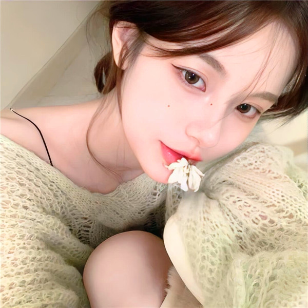 2025年女微信头像最火图片
