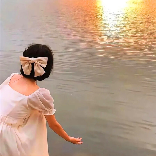 2025年女微信头像最火图片