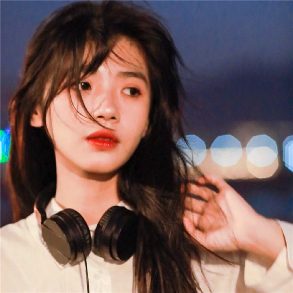 2025年女微信头像最火图片