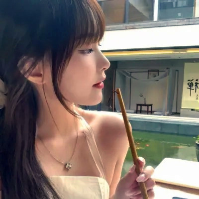 头像意境氛围感女生