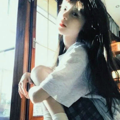 头像意境氛围感女生