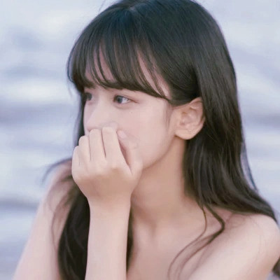 女生微信头像简约干净治愈图片