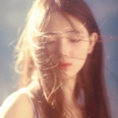 女生微信头像简约干净治愈图片