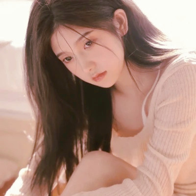 女生微信头像简约干净治愈图片