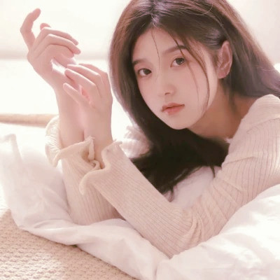 女生微信头像简约干净治愈图片