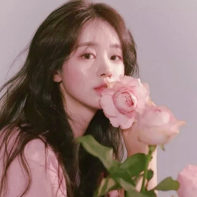 女生微信头像简约干净治愈图片
