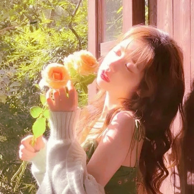 女生微信头像简约干净治愈图片