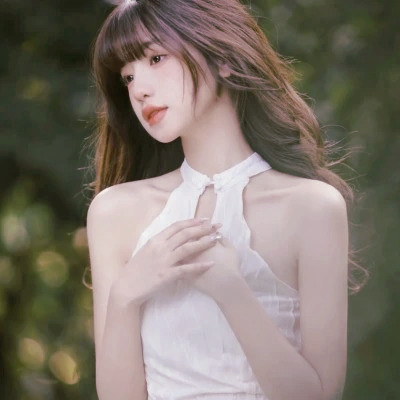 女生微信头像简约干净治愈图片