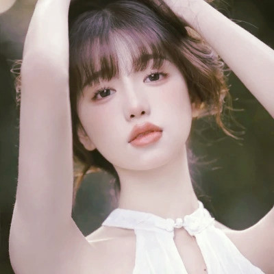女生微信头像简约干净治愈图片
