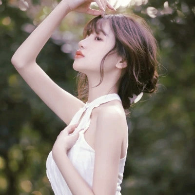 女生微信头像简约干净治愈图片