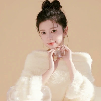 女生微信头像简约干净治愈图片