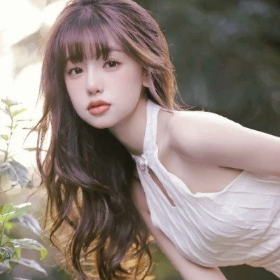 女生微信头像简约干净治愈图片