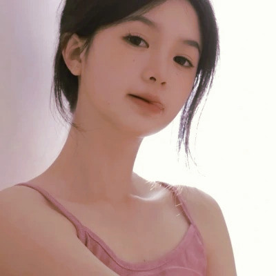 女生微信头像简约干净治愈图片