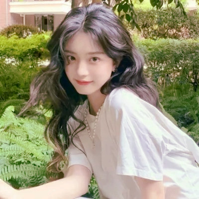 女生微信头像简约干净治愈图片