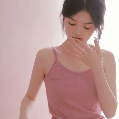女生微信头像简约干净治愈图片
