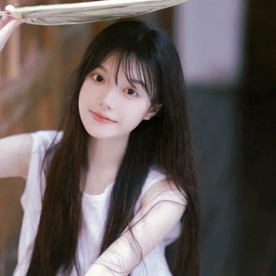 女生微信头像简约干净治愈图片