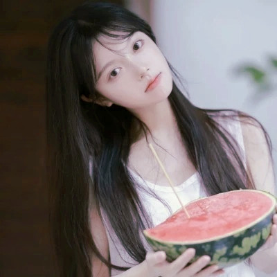 女生微信头像简约干净治愈图片