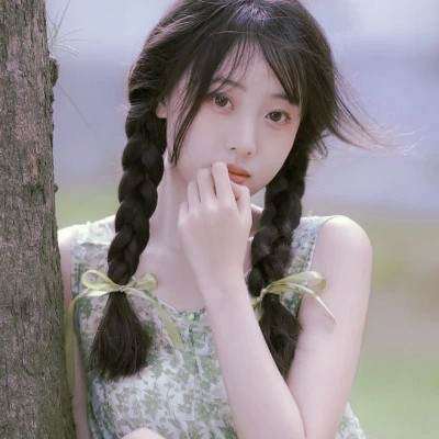女生微信头像简约干净治愈图片