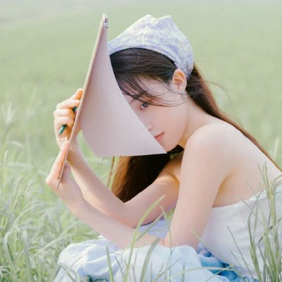 女生微信头像简约干净治愈图片