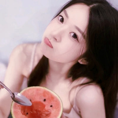 女生微信头像简约干净治愈图片