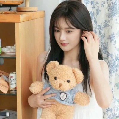 女生干净简约简单的头像图片