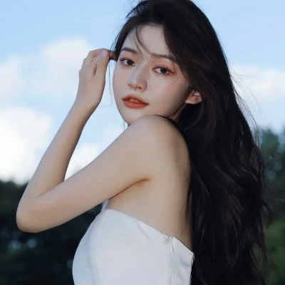 女生干净简约简单的头像图片