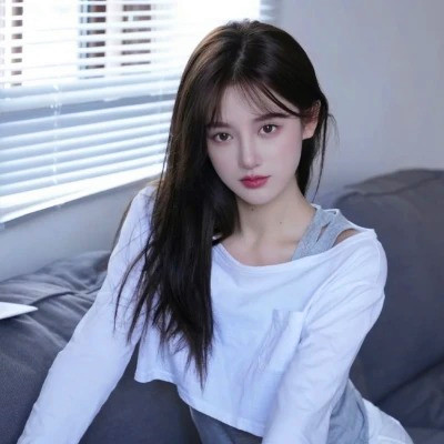 女生干净简约简单的头像图片