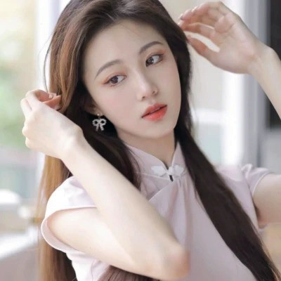女生干净简约简单的头像图片