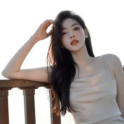 女生干净简约简单的头像图片