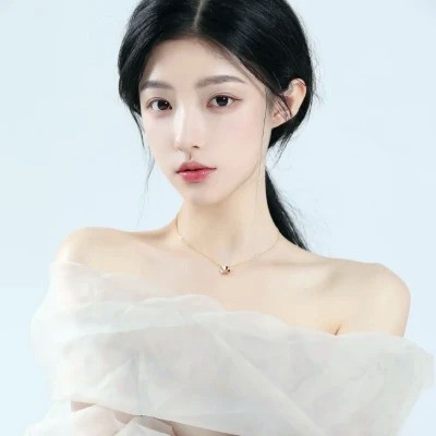 女生干净简约简单的头像图片